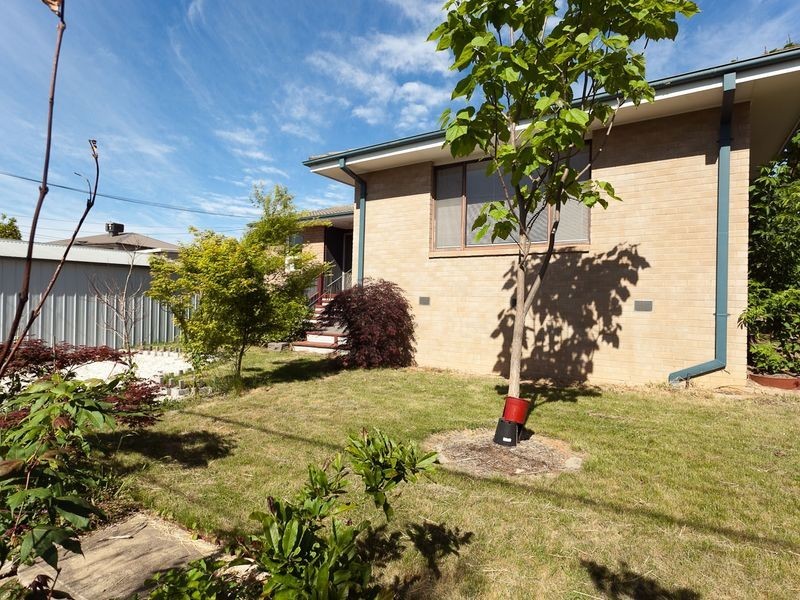 8 Beedham Place, Lyons ACT 2606