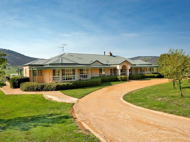 4 Settlers Road, Royalla NSW 2620