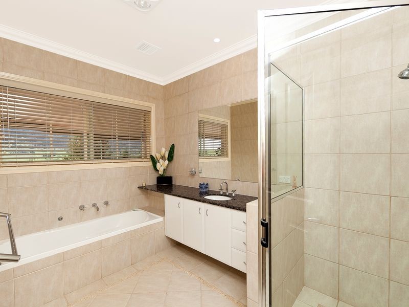 4 Settlers Road, Royalla NSW 2620