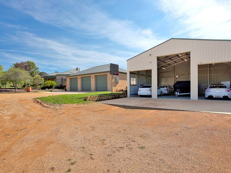 4 Settlers Road, Royalla NSW 2620