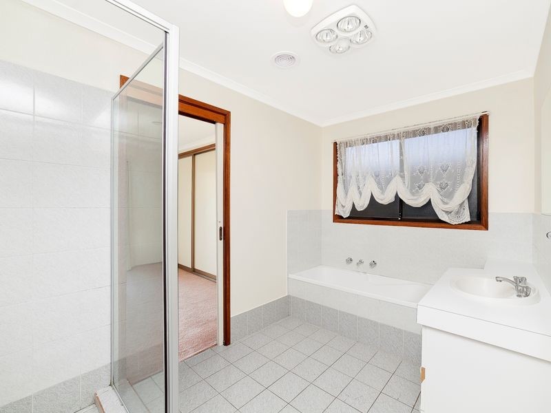 9 Hilton Close, Fadden ACT 2904