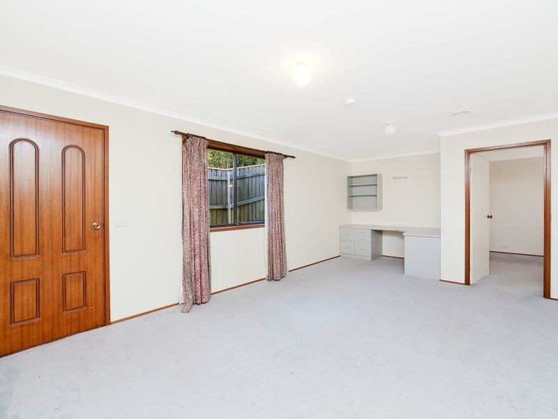 9 Hilton Close, Fadden ACT 2904