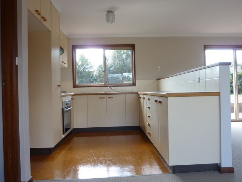 4 McHale Place, Gordon ACT 2906