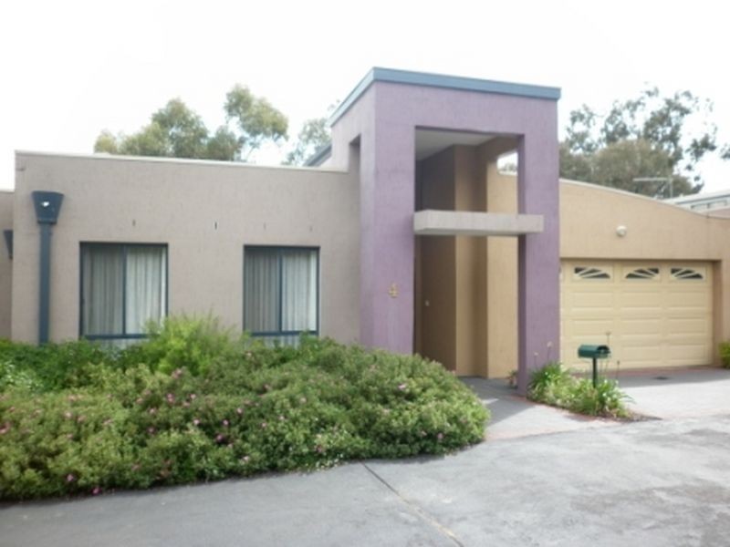 4/113 Mortimer Lewis Drive, Greenway ACT 2900