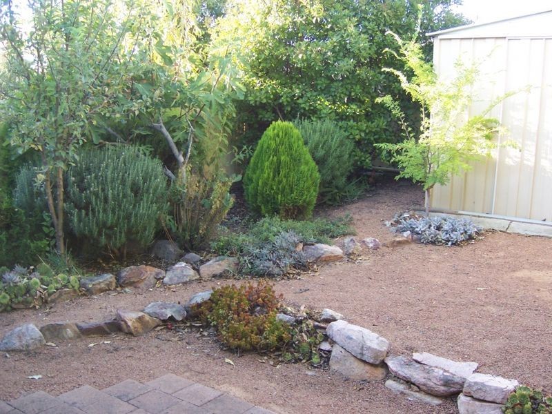 18/27 Elm Way, Jerrabomberra NSW 2619