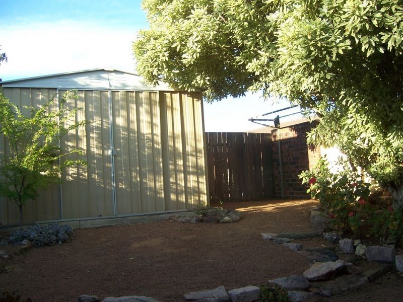 18/27 Elm Way, Jerrabomberra NSW 2619