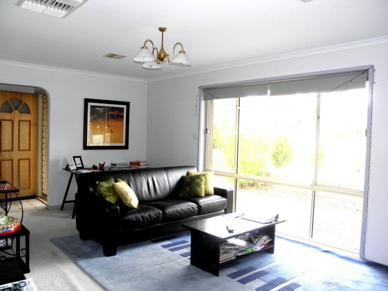 2 Wiburd Street, Banks ACT 2906