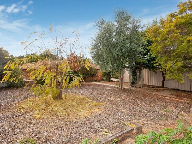 80 Casey Crescent, Calwell ACT 2905