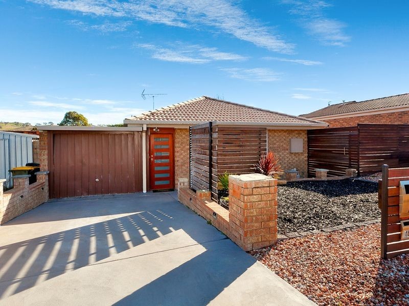 18 McLuckie Crescent, Banks ACT 2906