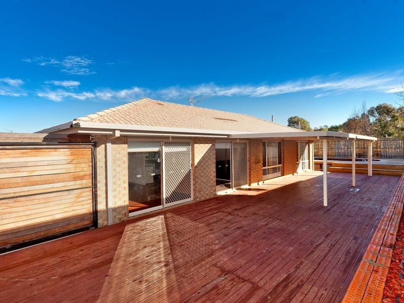 18 McLuckie Crescent, Banks ACT 2906