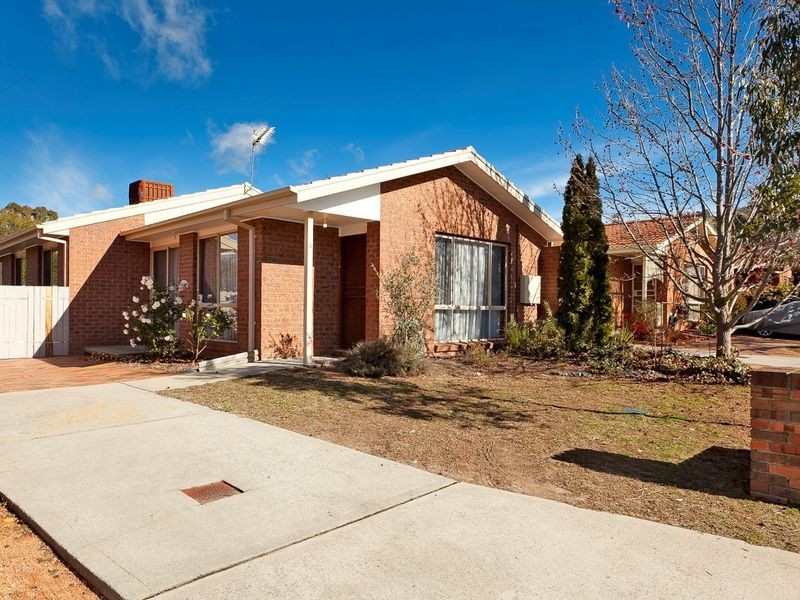 12 Bushby Close, Gordon ACT 2906