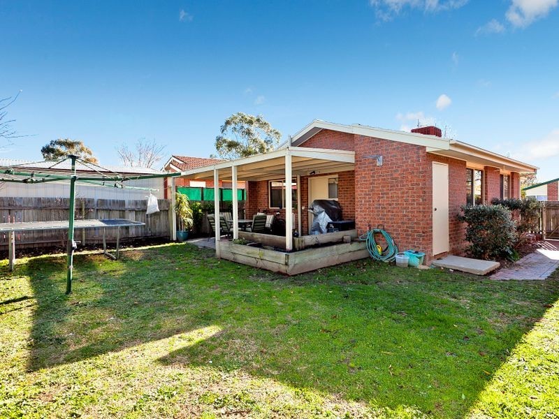 12 Bushby Close, Gordon ACT 2906