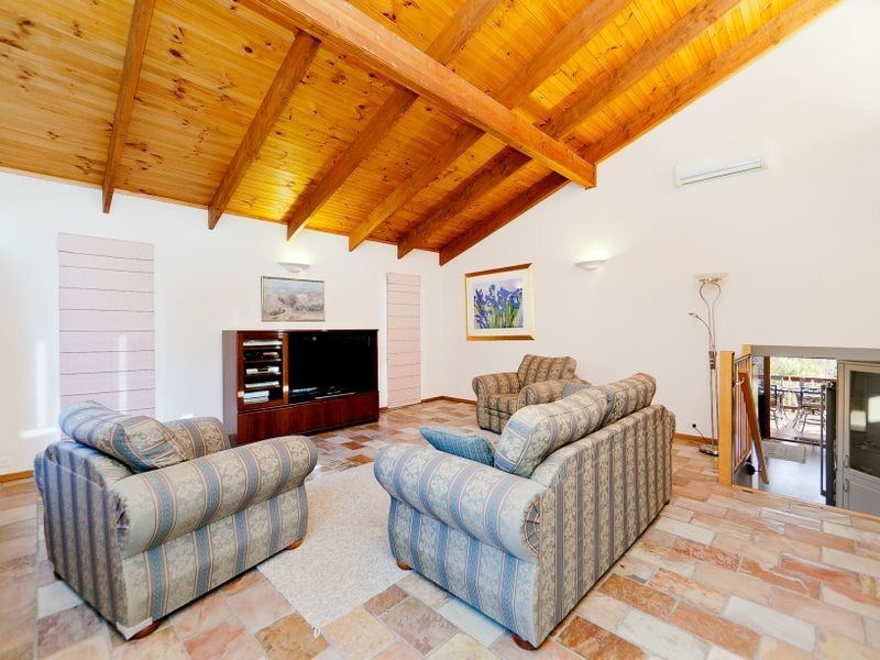 17 Fihelly Street, Fadden ACT 2904