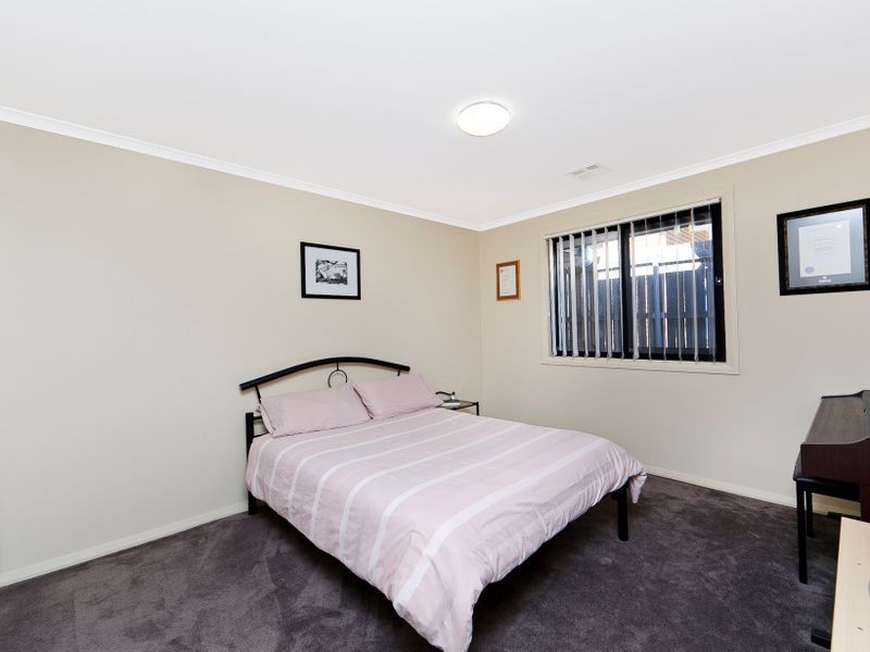 22 Donoghoe Crescent, Queanbeyan NSW 2620