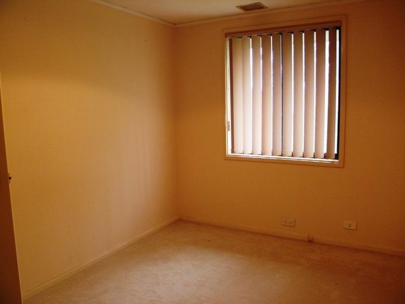 2 Maidment Place, Kambah ACT 2902
