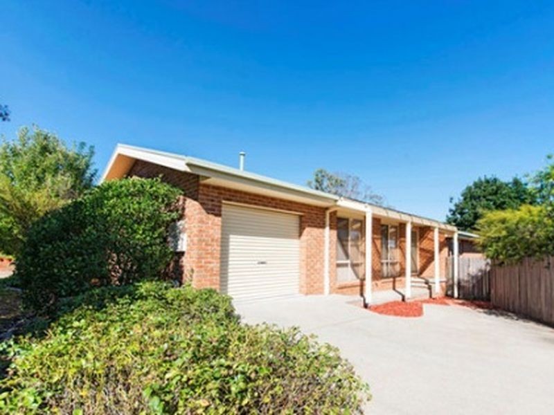 2 Peron Place, Banks ACT 2906