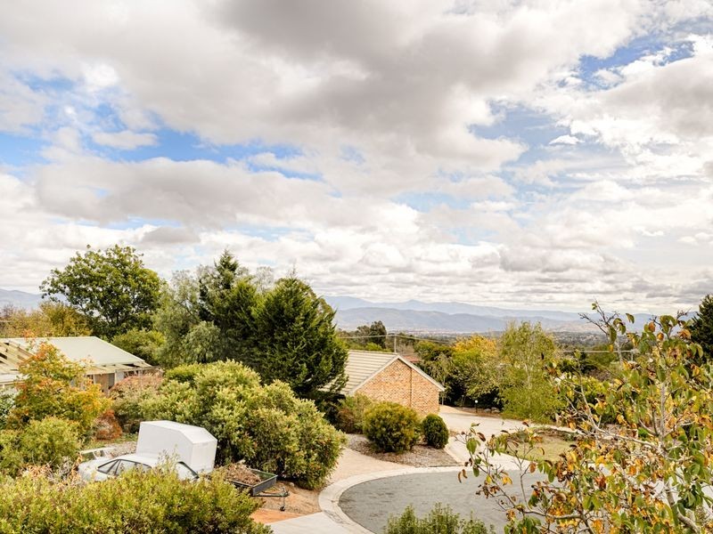 7 Jeanette Place, Gilmore ACT 2905