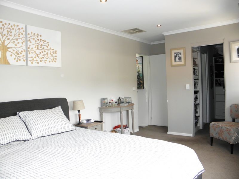 22 Nunan Crescent, Oxley ACT 2903