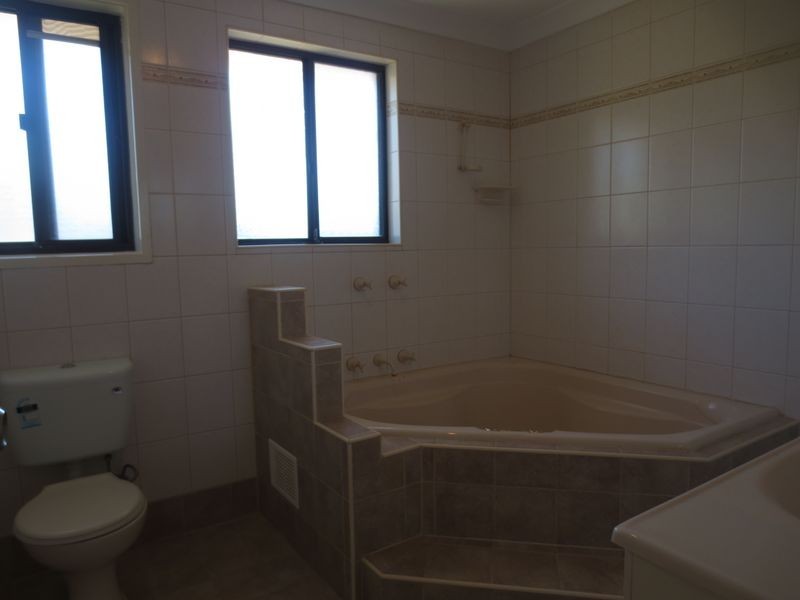 20 Clive Steele Avenue, Monash ACT 2904