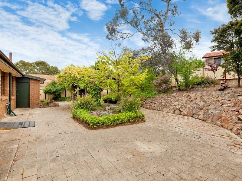 12 Merriman Crescent, Macarthur ACT 2904