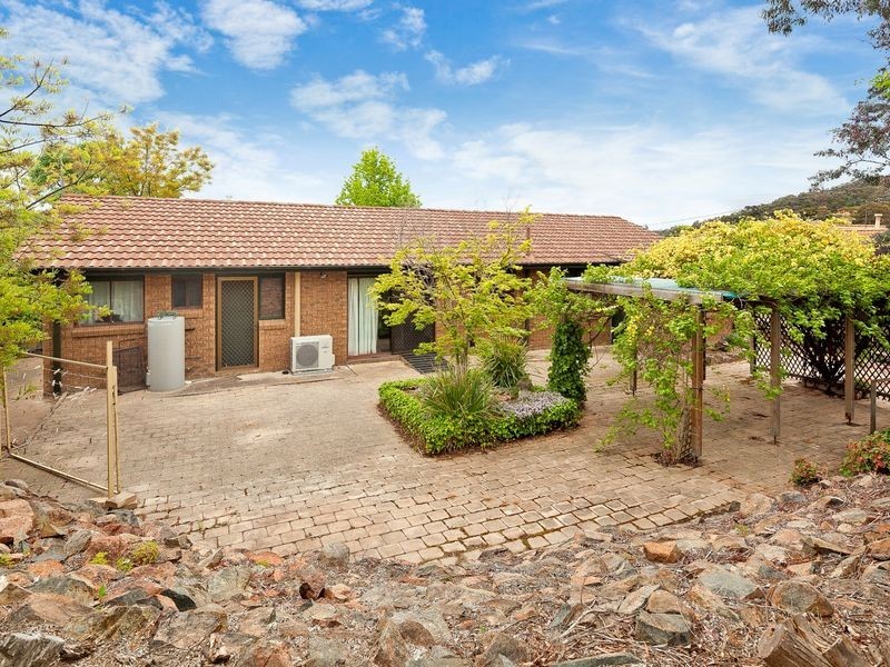 12 Merriman Crescent, Macarthur ACT 2904