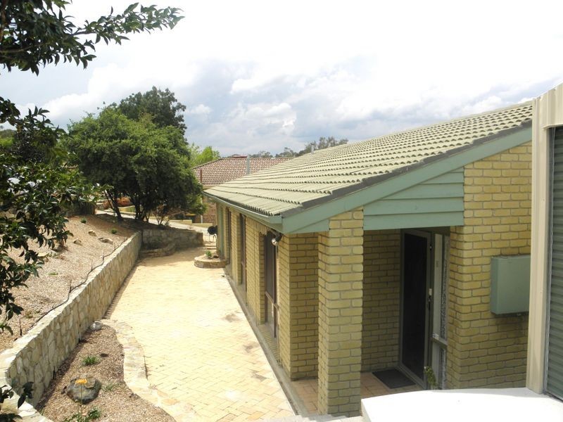 64 Jackie Howe Crescent, Macarthur ACT 2904