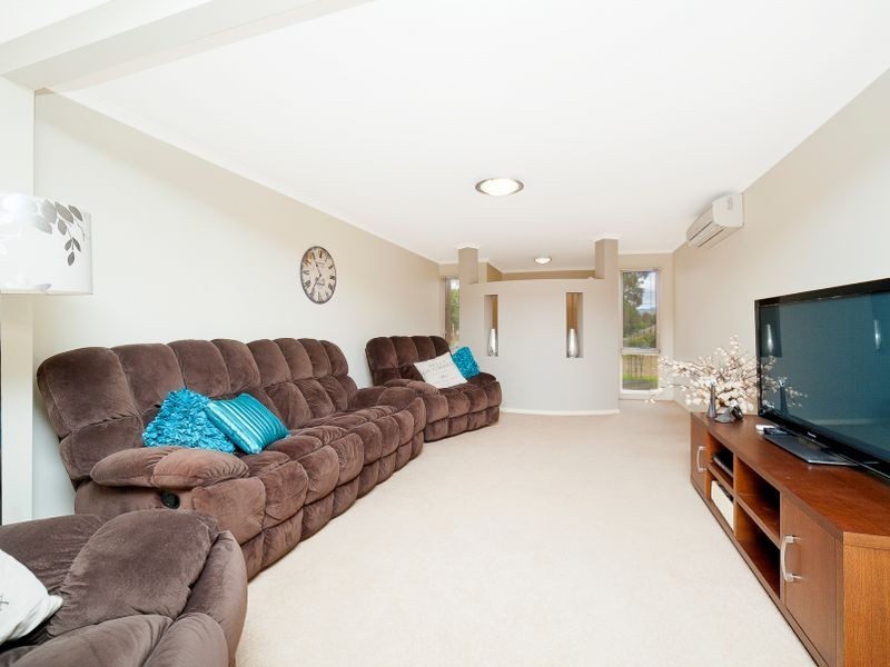 14 Llewellyn Loop, Conder ACT 2906