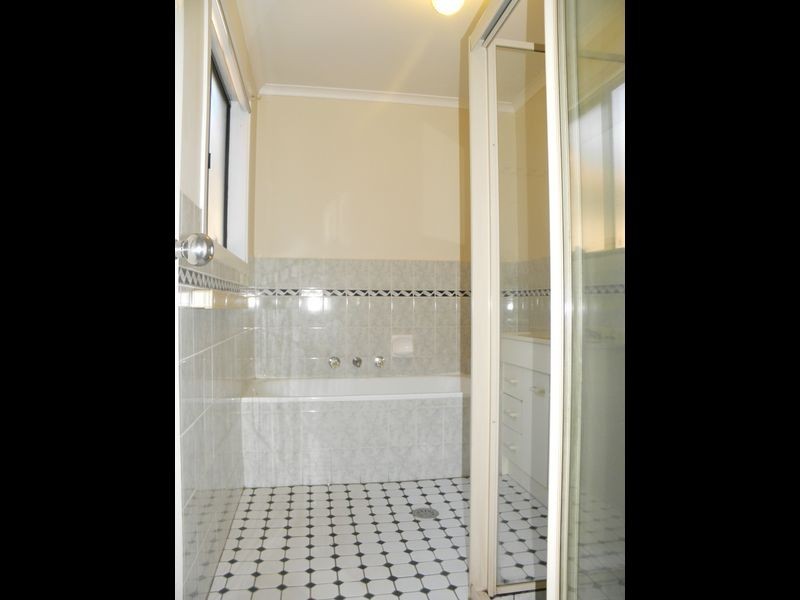 32 Charlton Crescent, Gordon ACT 2906