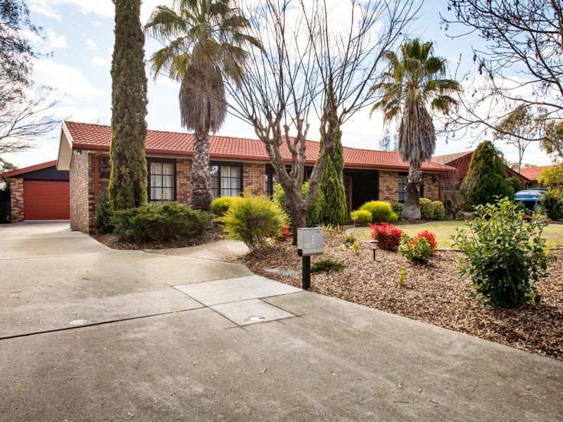 33 Falkiner Place, Macarthur ACT 2904