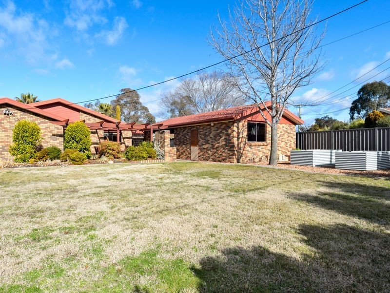 33 Falkiner Place, Macarthur ACT 2904