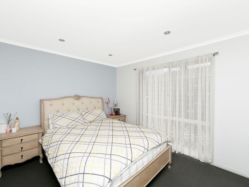 42 Ashcroft Crescent, Monash ACT 2904
