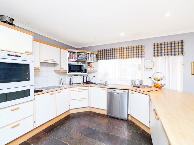 38 Mount Vernon Drive, Kambah ACT 2902