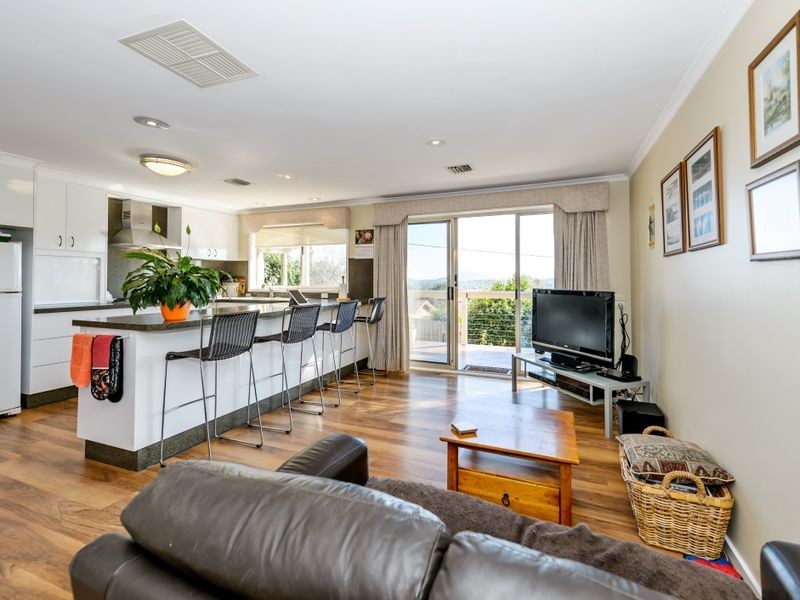 18 Mountain Circuit, Calwell ACT 2905