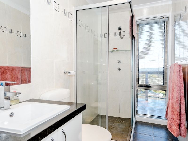 18 Mountain Circuit, Calwell ACT 2905