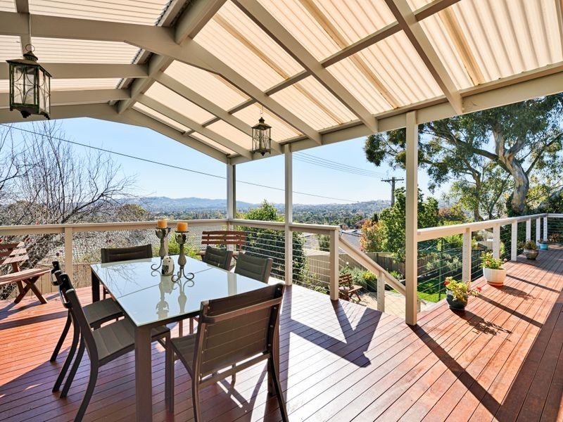 18 Mountain Circuit, Calwell ACT 2905