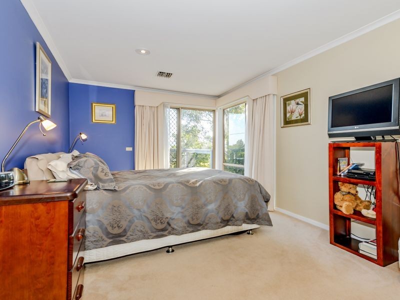 18 Mountain Circuit, Calwell ACT 2905