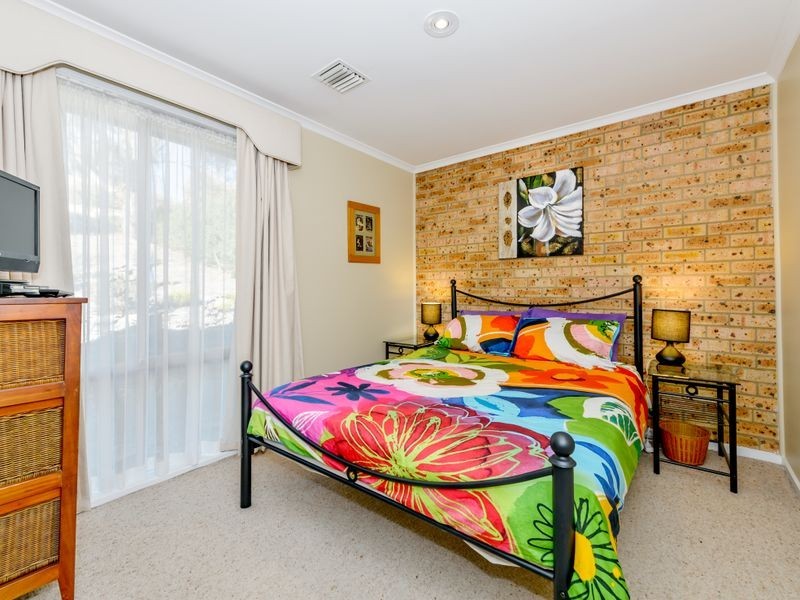 18 Mountain Circuit, Calwell ACT 2905