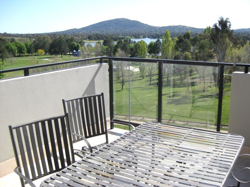 28/2 Eileen Good Street, Greenway ACT 2900