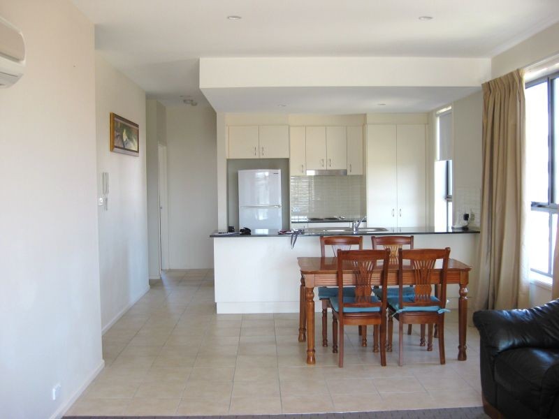 28/2 Eileen Good Street, Greenway ACT 2900