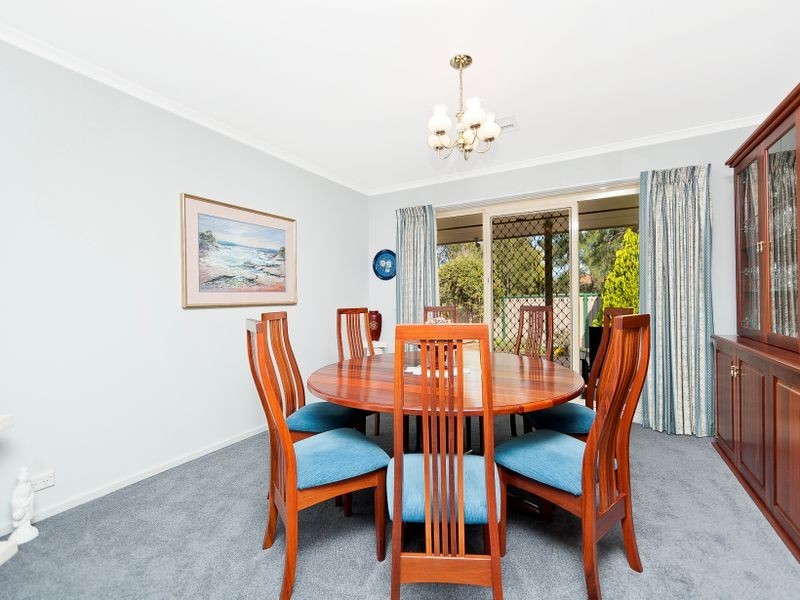 11 Mackney Place, Gordon ACT 2906