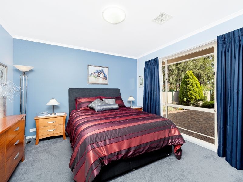 11 Mackney Place, Gordon ACT 2906