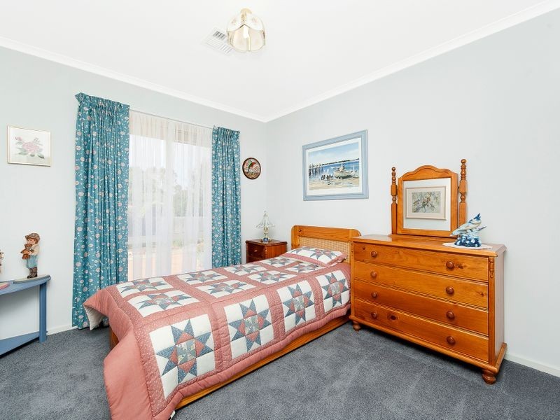 11 Mackney Place, Gordon ACT 2906