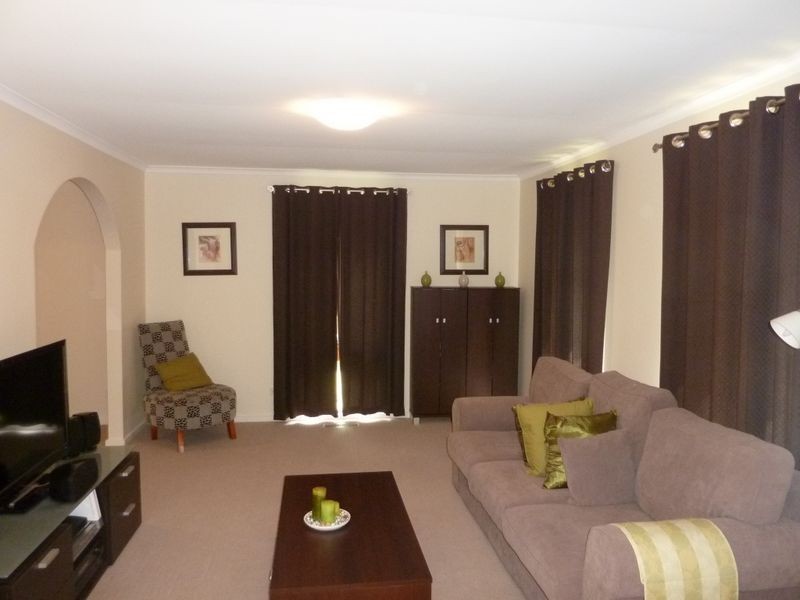 6 Dempster Place, Kambah ACT 2902
