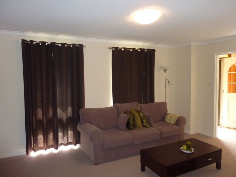 6 Dempster Place, Kambah ACT 2902