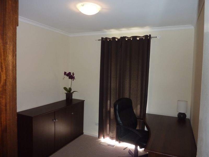6 Dempster Place, Kambah ACT 2902