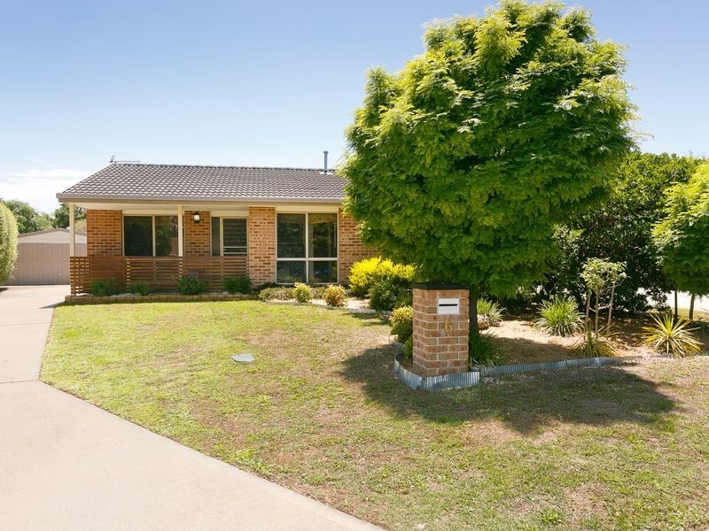 6 Pullar Place, Gordon ACT 2906