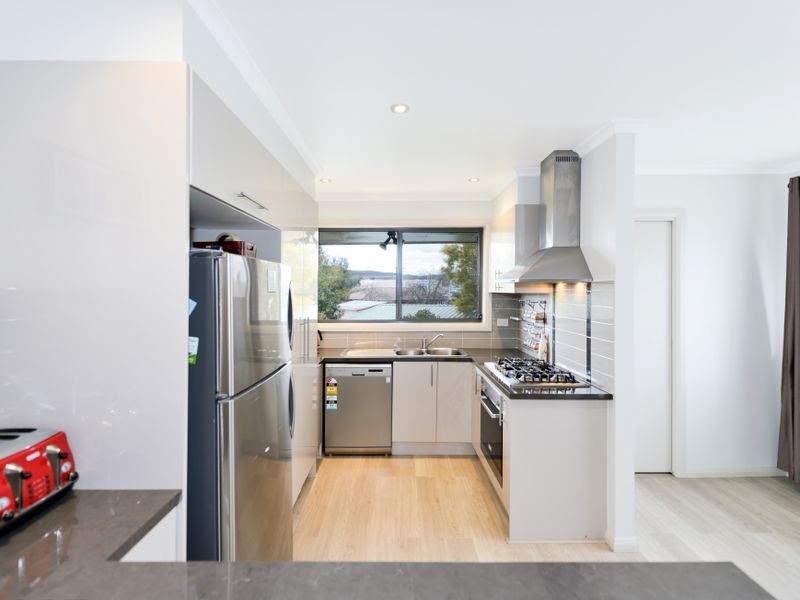 6 Mallee Crescent, Queanbeyan NSW 2620