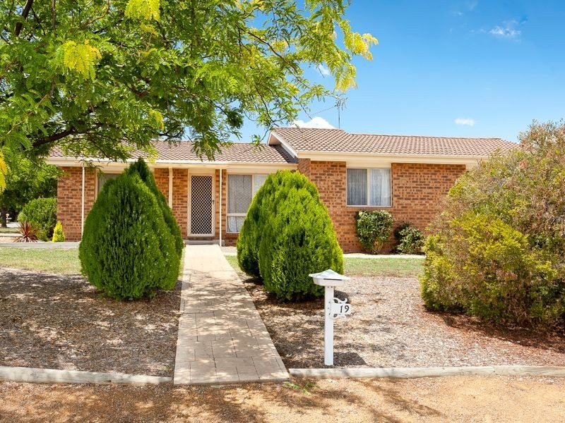 19 McLuckie Crescent, Banks ACT 2906