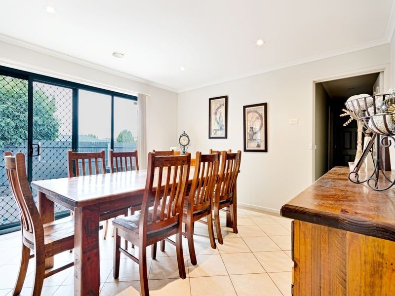 2/58-60 Betty Maloney Crescent, Banks ACT 2906