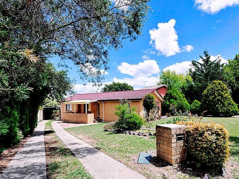 11 Griffith Place, Kambah ACT 2902